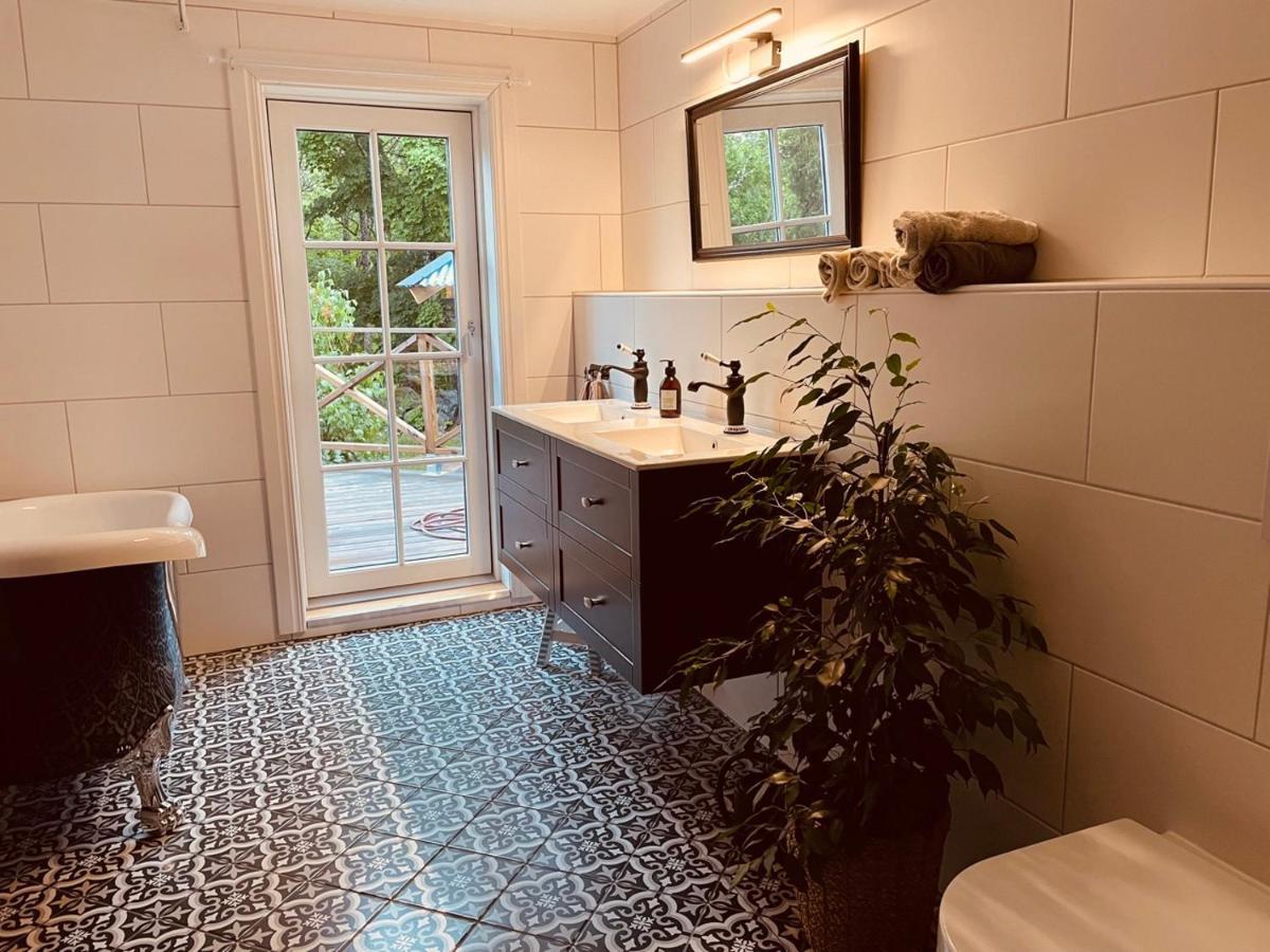 Koh Tenta A B&B In A Luxury Glamping Style Mariefred Exteriör bild